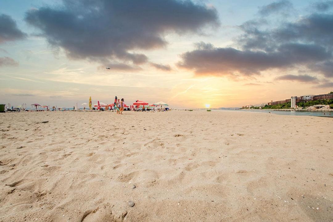 SEA VIEV APARTMENTS in PANORAMA MARINA FORT BEACH Sweti Wlas Exterior foto